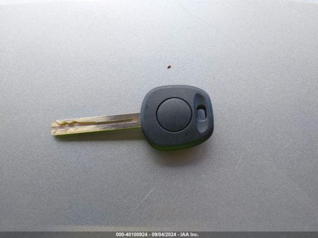 Toyota Camry Le Image 17