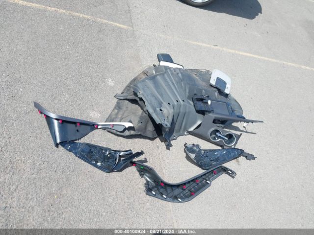 Toyota Camry Le Image 5