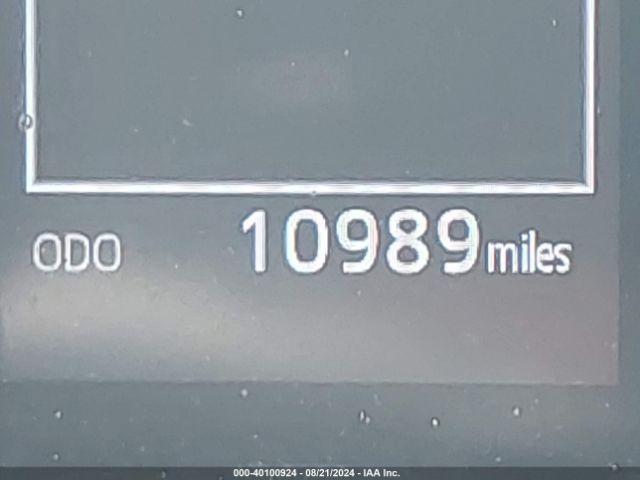 Toyota Camry Le Image 7