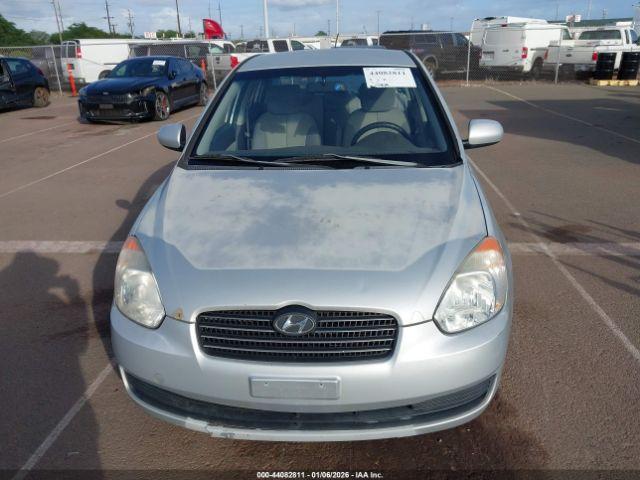 Hyundai ACCENT Gls Image 17