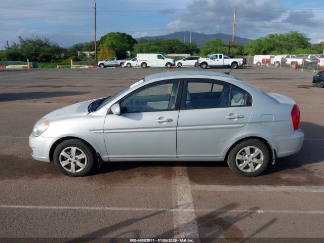 Hyundai ACCENT Gls Image 13
