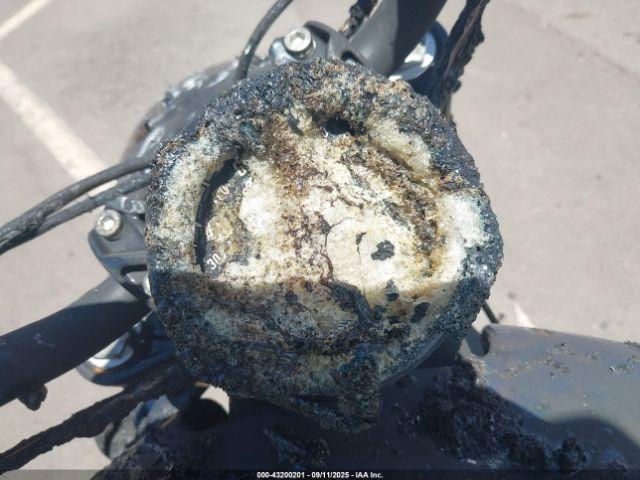 Indian Motorcycle Co Scout Bobber Abs Image 8