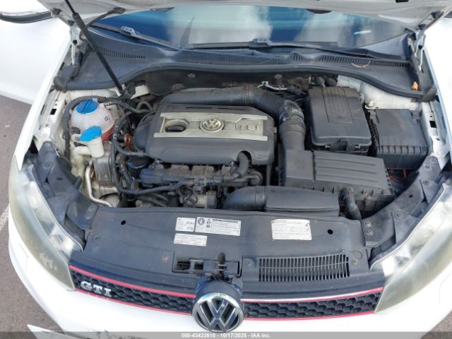 Volkswagen GTI 2-door Image 10