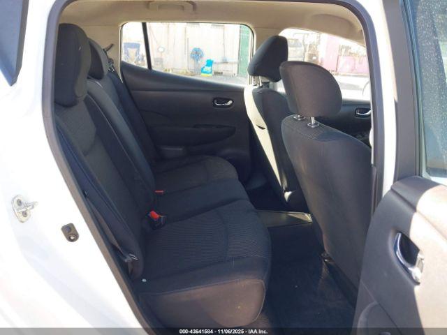 Nissan LEAF S Image 11