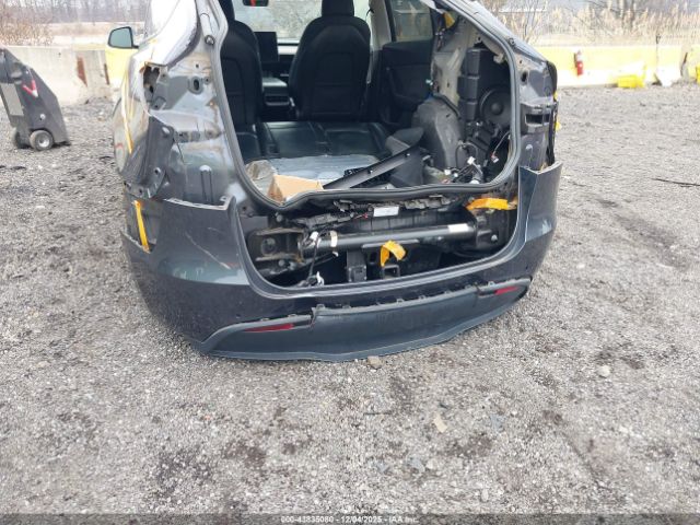 Tesla Model Y Long Range Dual Motor All-wheel Drive Image 19