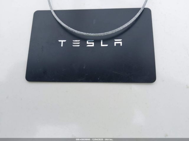 Tesla Model Y Long Range Dual Motor All-wheel Drive Image 6