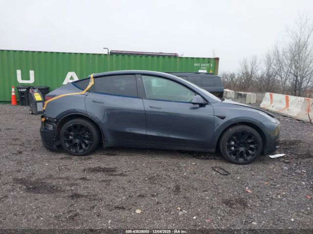 Tesla Model Y Long Range Dual Motor All-wheel Drive Image 16